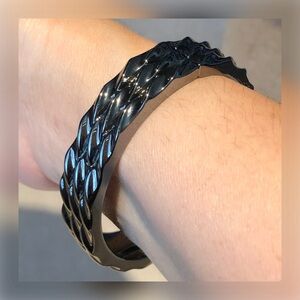 HINGED BANGLE BRACELET in BLACK RHODIUM